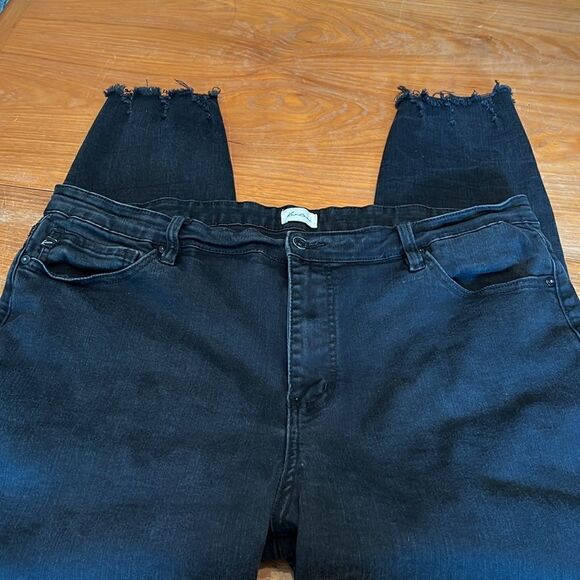 KanCan Jeans 22W Black Distressed at raw hem - Picture 3 of 12
